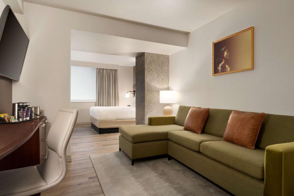 New York DoubleTree by Hilton New York Downtown Additional