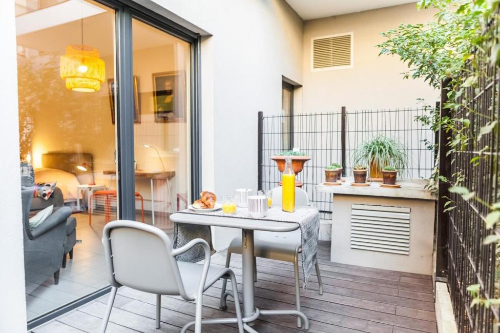 Studio with Garage Near Perrache Train Station Lyon City Center - 3