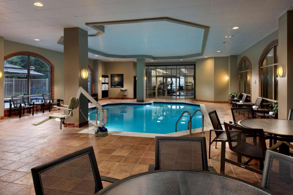 エンバシー スイーツ バイ ヒルトン ダレス エアポート (Embassy Suites by Hilton Dulles Airport) 眺望