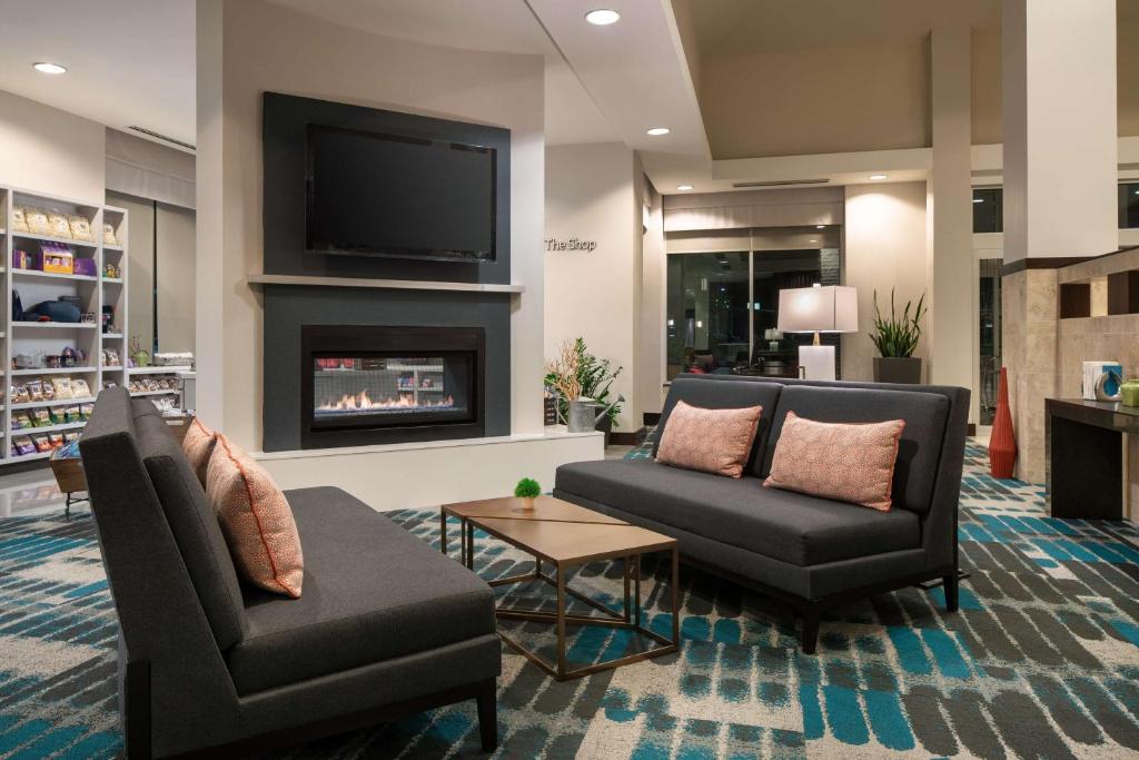 Hilton Garden Inn Denver/Cherry Creek photo
