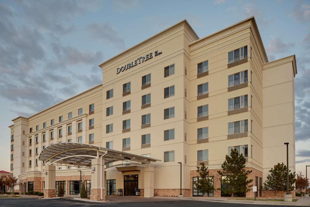 DoubleTree by Hilton Denver International Airport photo