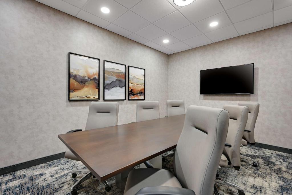 Denver DoubleTree by Hilton Denver International Airport Additional