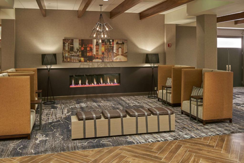 Hilton Cincinnati Airport photo