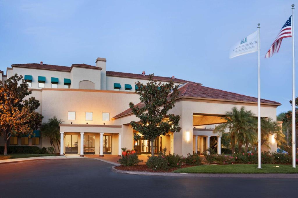 Embassy Suites Temecula Valley Wine Country photo