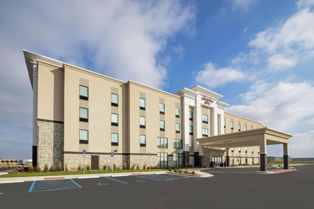 Hampton Inn Sikeston photo