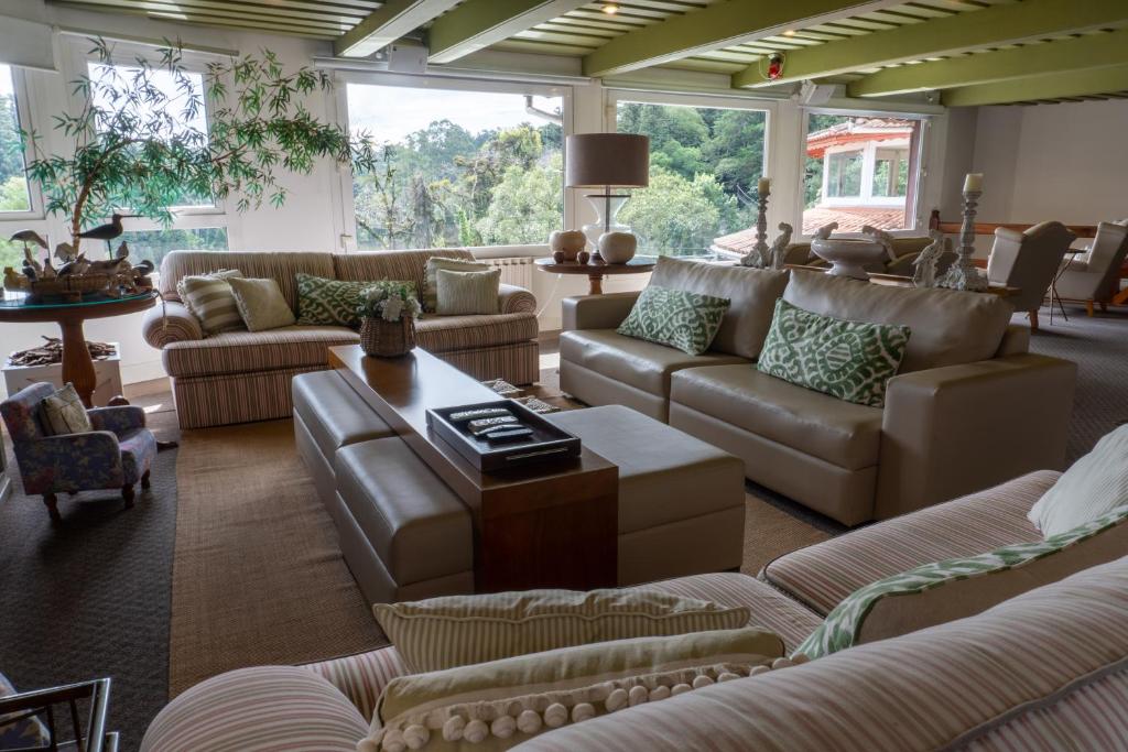 Shared lounge/TV area