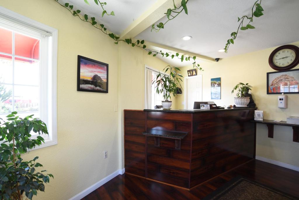 Morro Bay Beach Inn 外観