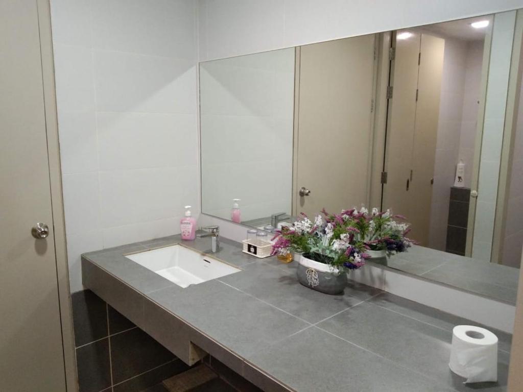 Bathroom, PINTARMAN EXPRESS @ MIRI TIMES SQUARE in Miri