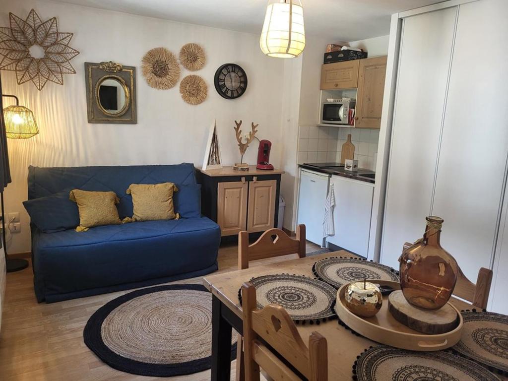 Charmant studio cabine pour 4 personnes face aux pistes à Montgenèvre - FR-1-266-98 - 1