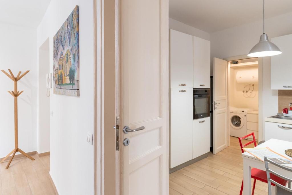 Four Luxury Apartment - 5