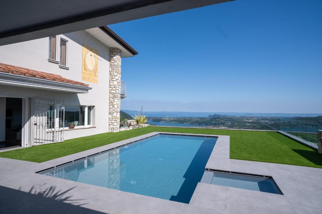 Villa Bellavista - private pool Garda Lake — Hotel in Villanuova Sul Clisi