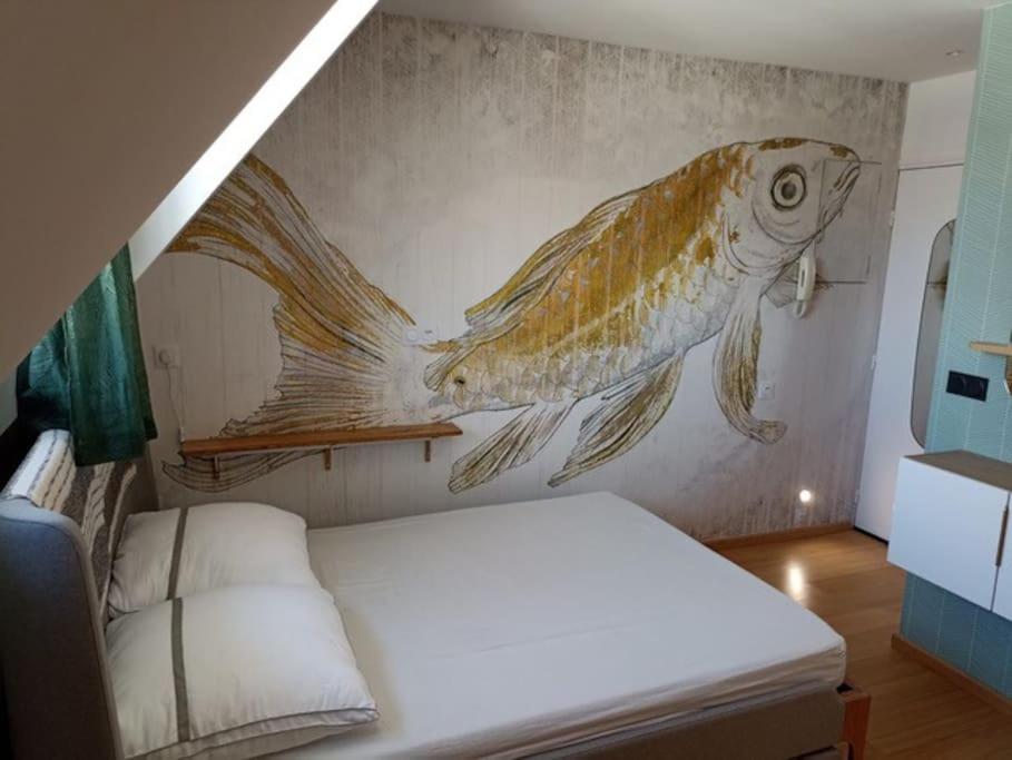 Appartement, place Morny. - 2