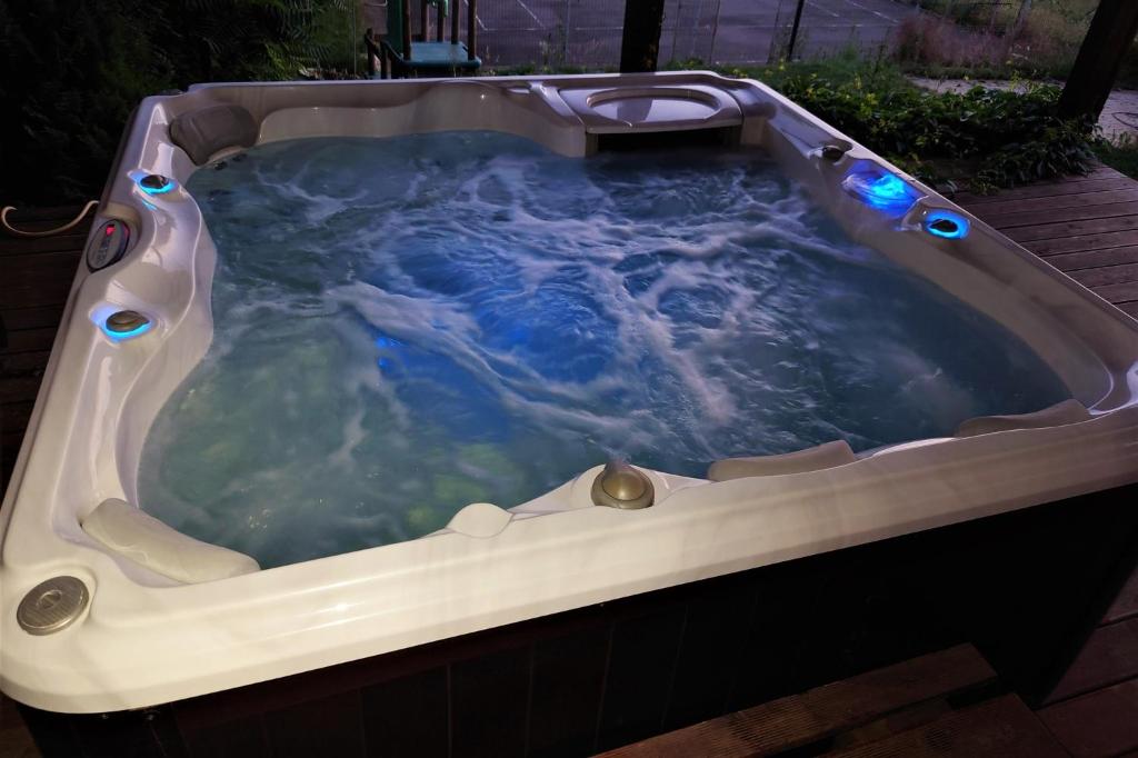 Hot tub