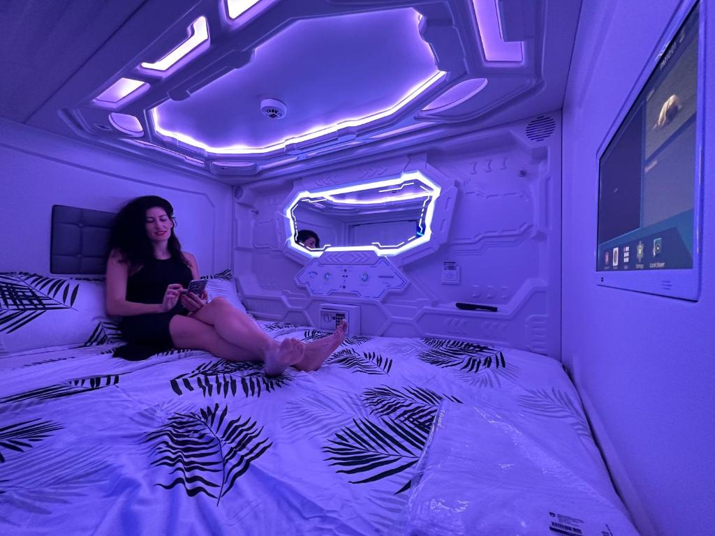 GOOD VIBES ONLY Capsule Hostel Malaga - 5
