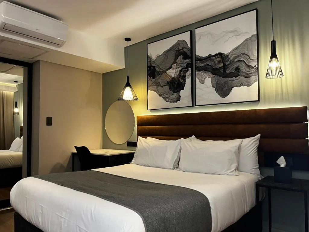 Riverleaf Hotel, hotel in Brits
