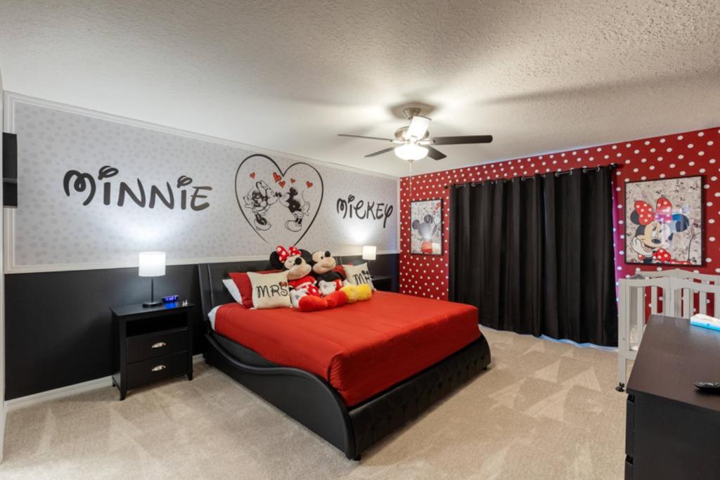 Home with PoolGame Room in Resort with Clubhouse, Davenport