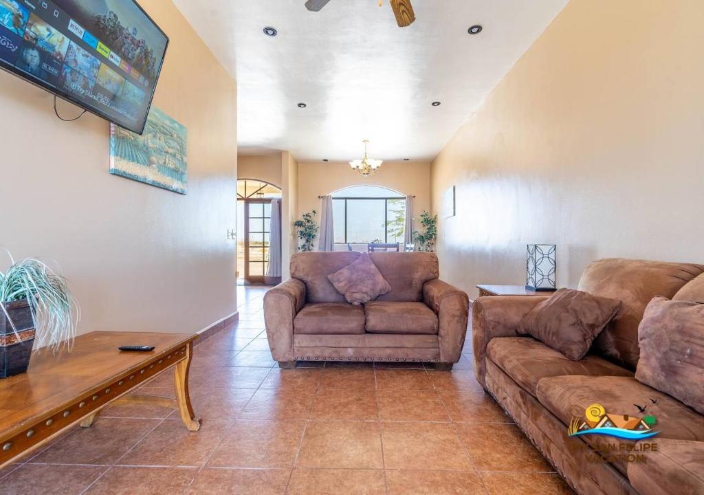 Family resort home, pools, tennis, clean shady beach and family golfing - 2