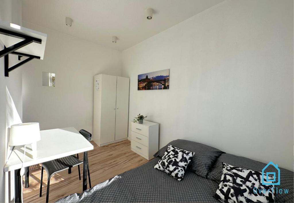 Sobieski Room - Peaceful Retreat, 10 Minutes to Gdańsk Old Town & Seaside, Gdaňsk