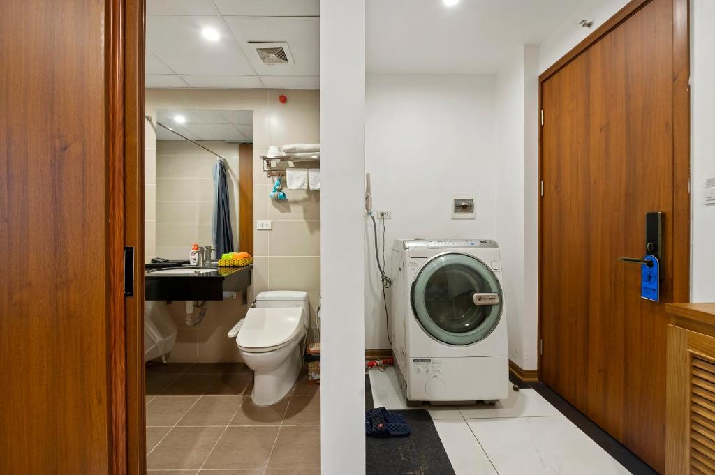 22Housing luxury Hotel & Residence 39 Linh Lang photo
