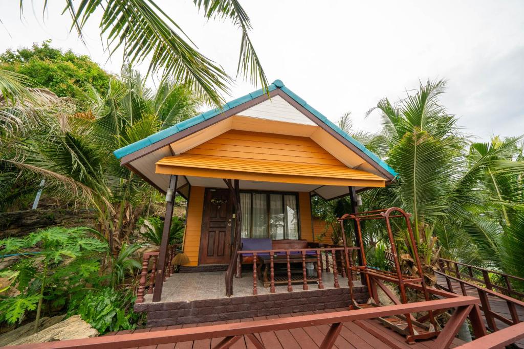 Exterior view, Tongta Phaview Resort in Ko Samet
