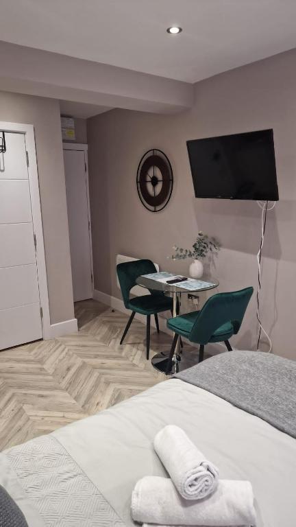 Cambridge Suites