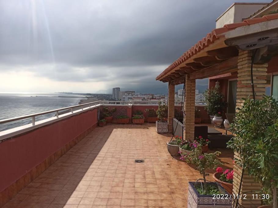 Espectacular terraza y vistas en 1a línea de playa - 3