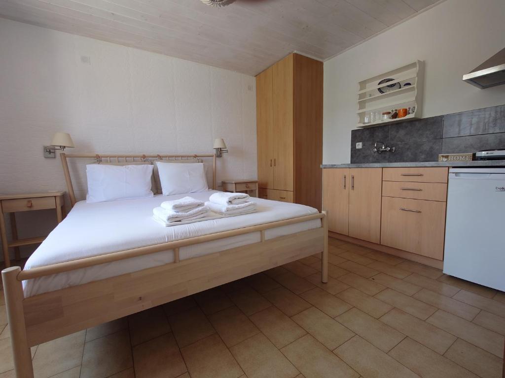 Elena Apartments photo