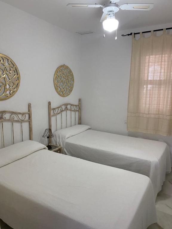 Casitasmanoli Conil plaza Huerta de enmedio photo