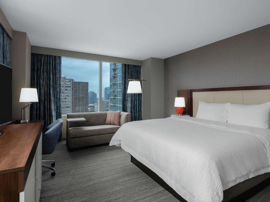 Hampton Inn Chicago McCormick Place photo