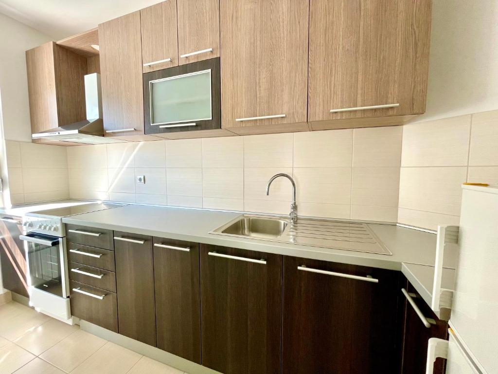 Modesti - stan na dan Novi Beograd sa parkingom 5 evra po danu - 3