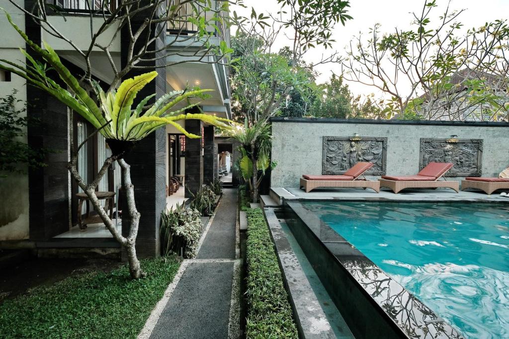 スイミングプール