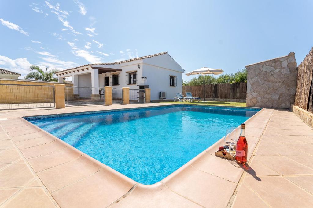 EntreCalas 2 Chalet con piscina privada en Conil, Roche viejo, cala del aceite - 1