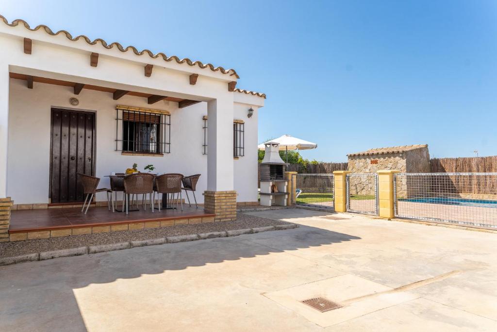 EntreCalas 2 Chalet con piscina privada en Conil, Roche viejo, cala del aceite - 2