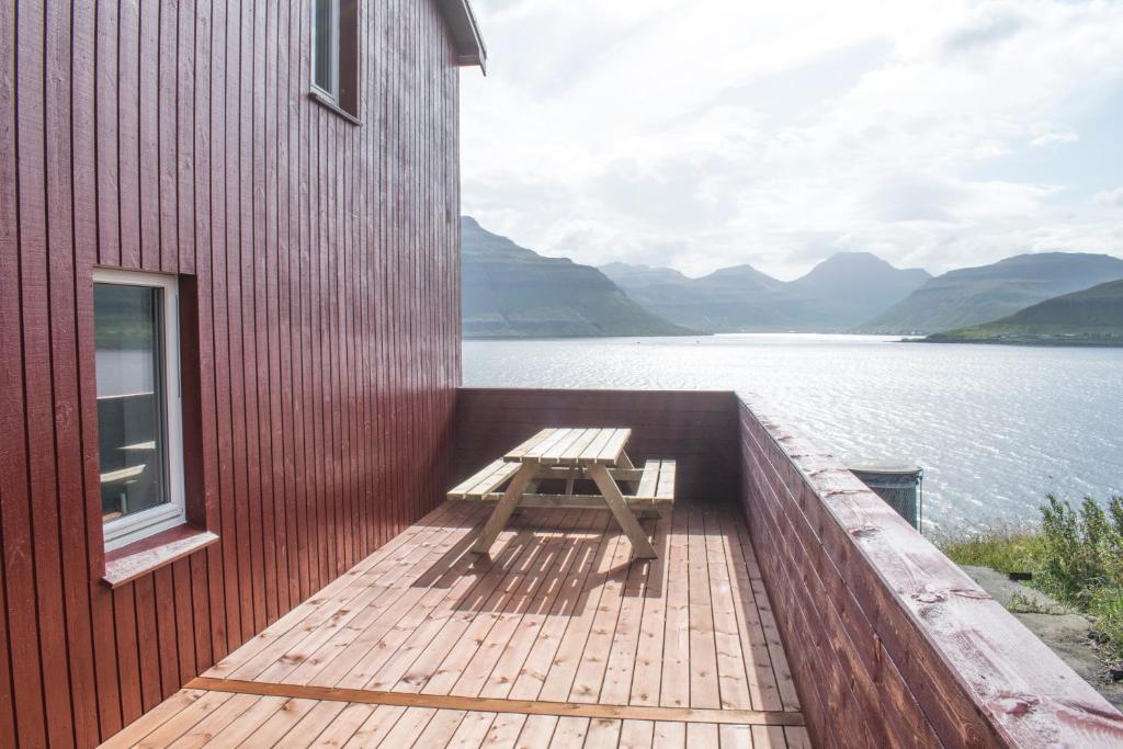 The Cozy red house with Amazing sea view, Morskranes