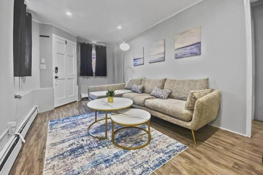 Renovated, Cozy Apt near Stamford Hospital