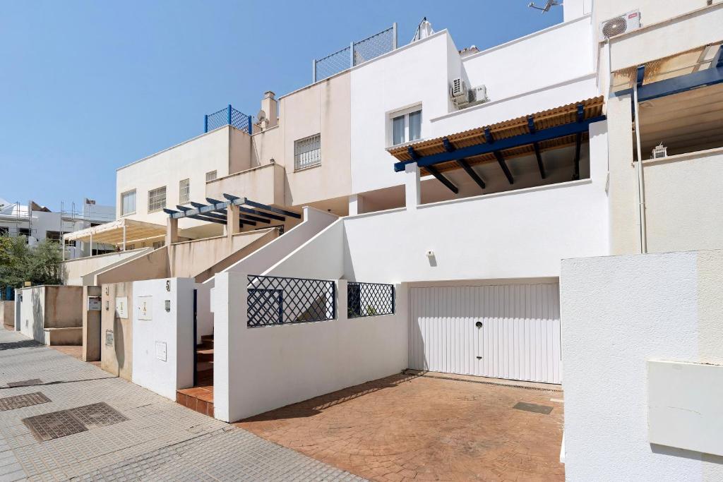 Townhouse with 3 bedrooms and sea views from the roof terrace - 3