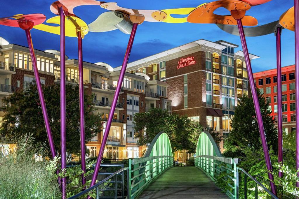 Hampton Inn and Suites Greenville Downtown photo