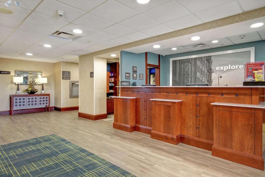 Hampton Inn and Suites Guelph Ontario photo