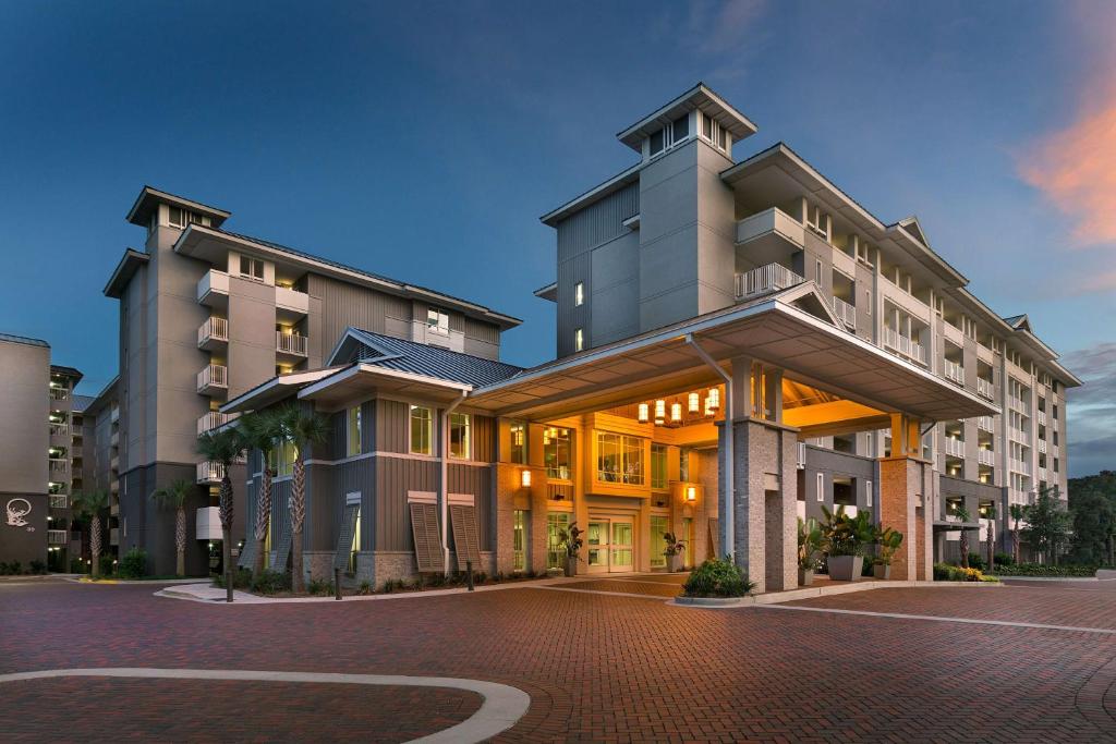 Exterior view, Hilton Grand Vacations Club Ocean Oak Resort Hilton Head in Hilton Head Island (SC)