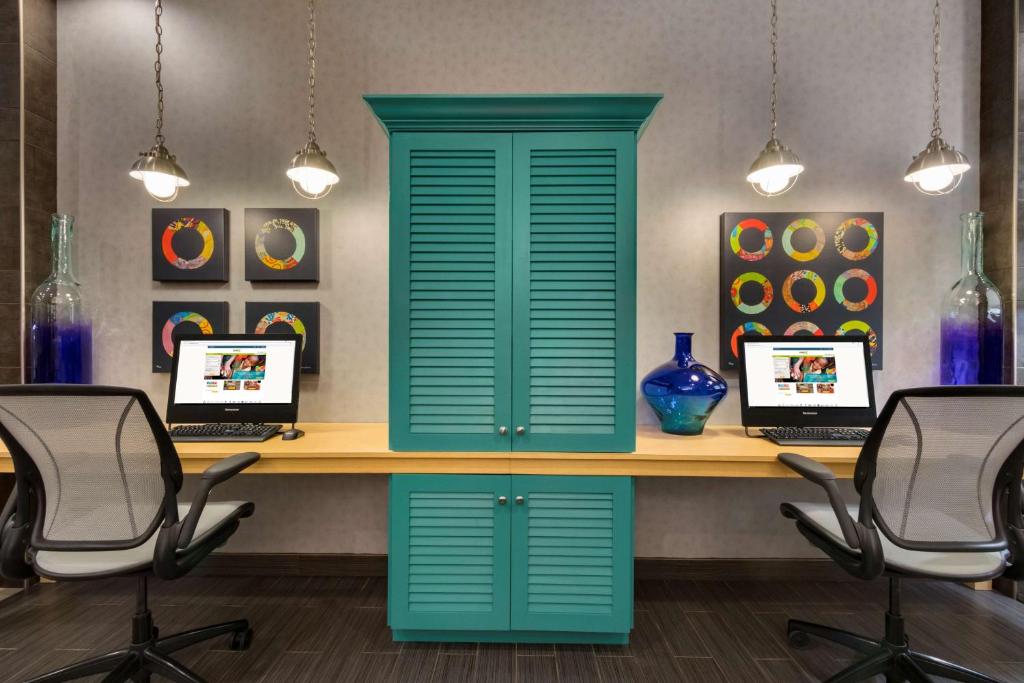 Home2 Suites by Hilton Houston Stafford - Room image