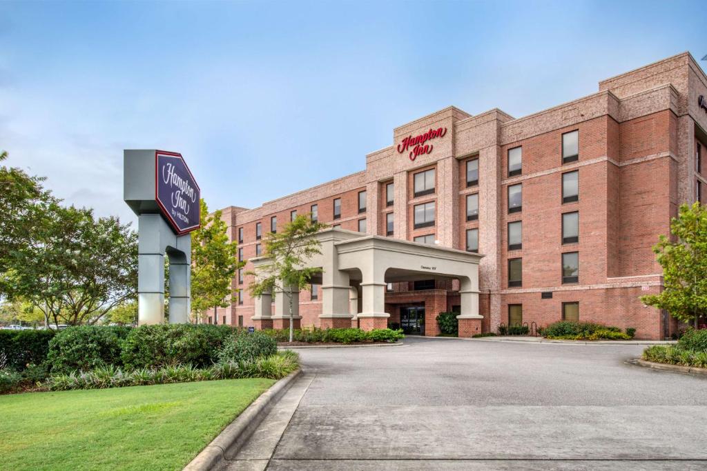 Hampton Inn Wilmington-University Area/Smith Creek Station photo