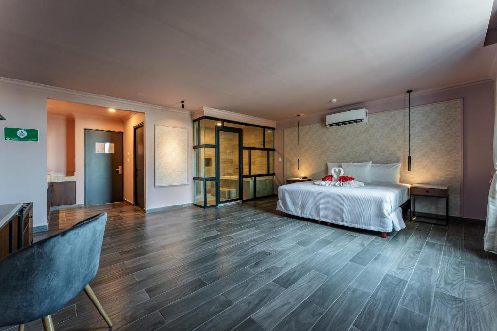 Hotel MID Project - 4