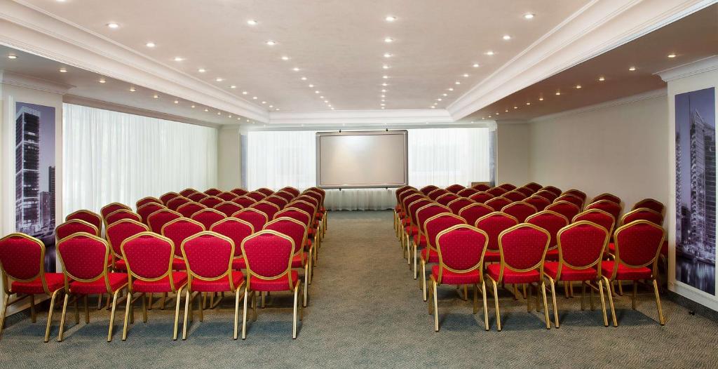 Sala de reuniões / Salões de baile