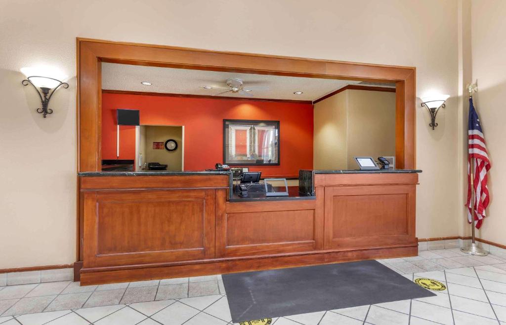 Extended Stay America Suites - Dallas - Frankford Road photo