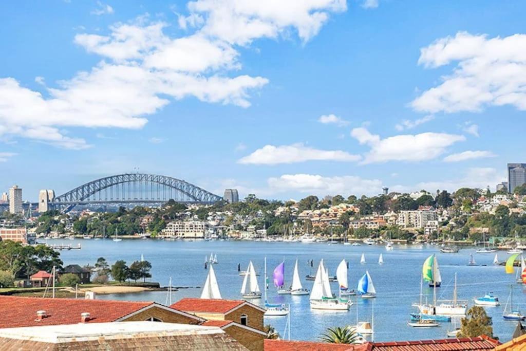 NAP13-Harbour Bridge Views - Modern 2BR Apartment, Sydney