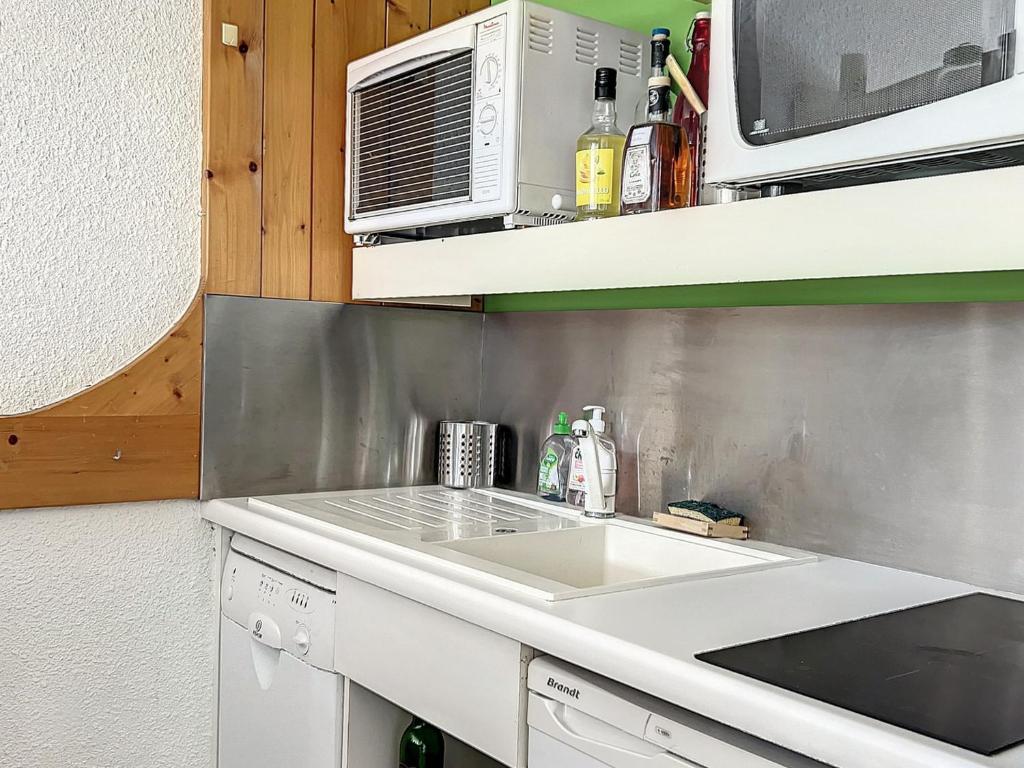Studio lumineux au centre avec balcon, proche des pistes, Wifi gratuit - FR-1-346-554 - 4