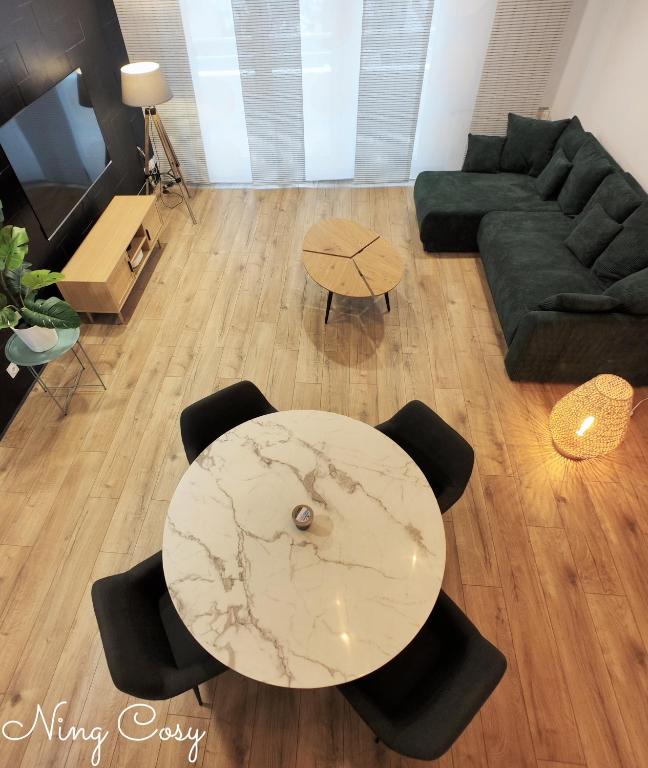 Superbe Cosy Duplex Appartement T3 Charpenne Tête D'or avec parking privé gratuit - 4