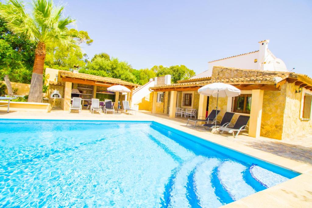 Perfecta villa para vacaciones con wifi y A/C - 4