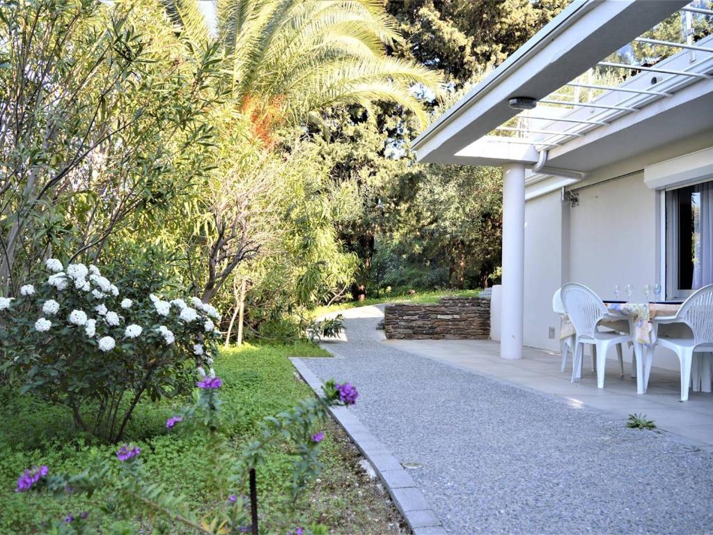 Calme Appartement T2 avec Terrasse à Cavalaire - FR-1-226B-2 - 5