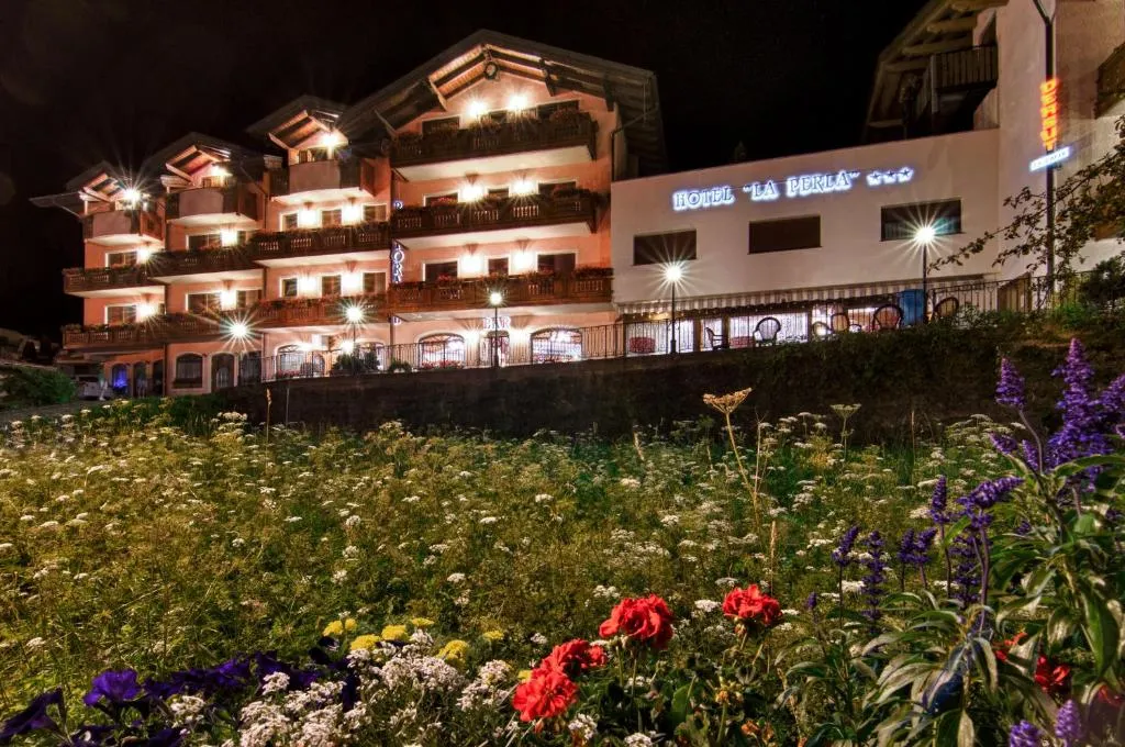 Family Hotel La Perla, hotel in Fiera di Primiero